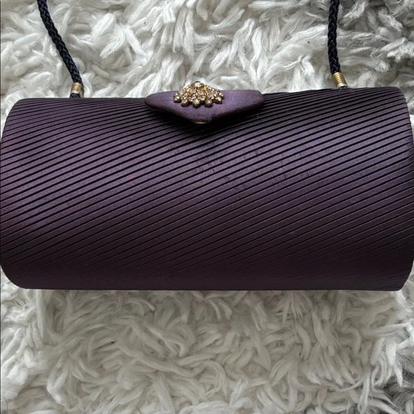 Elegant Purple Clutch Bag - Picture 2 of 7